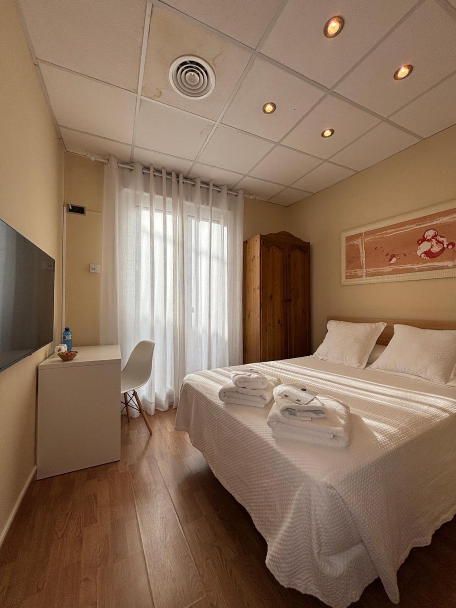 Hotel Restaurante El Colono Gallur 外观 照片